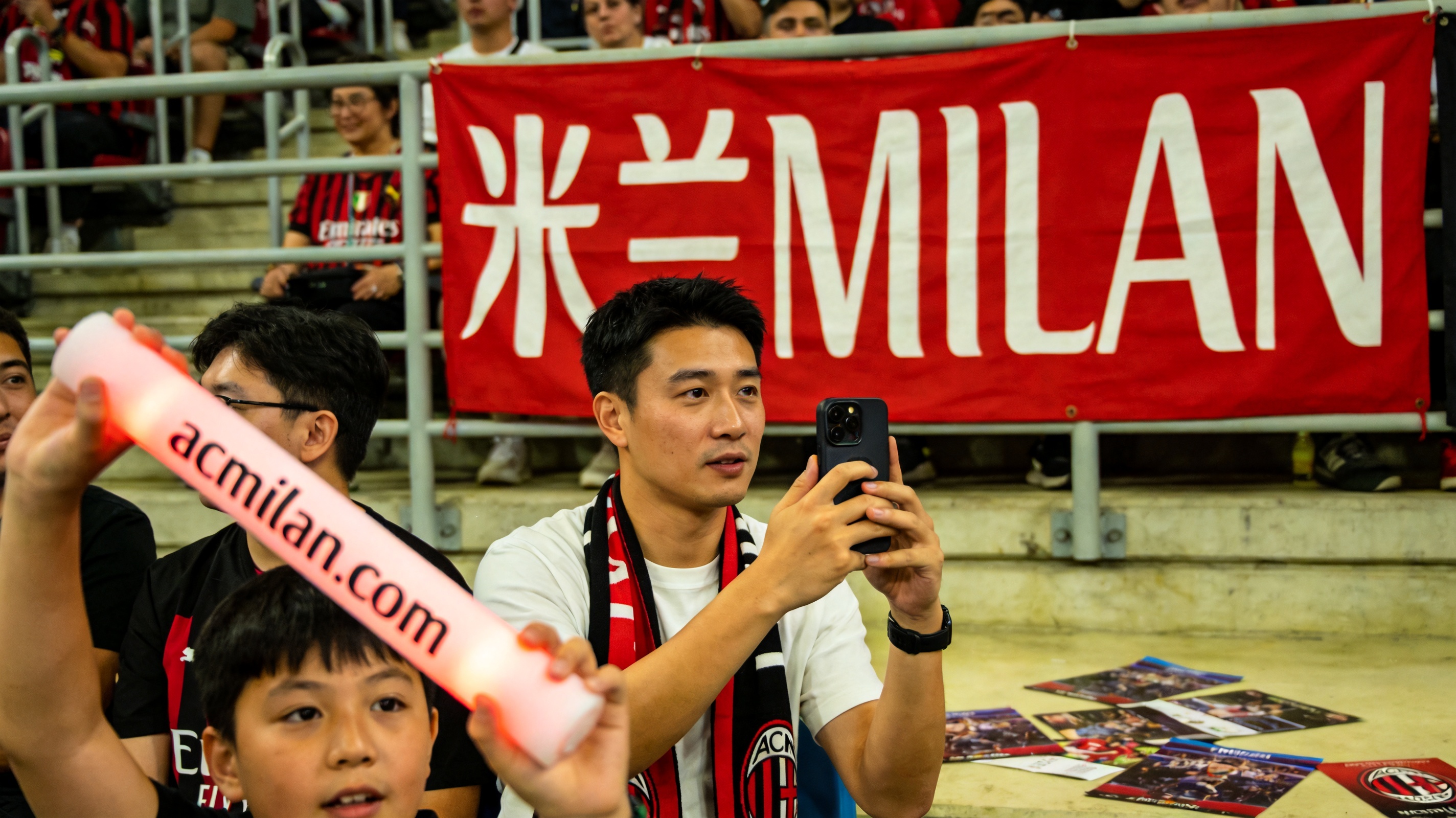米兰MILAN直播画面展示比分开球、控球率、球员热区、黄牌提醒等信息